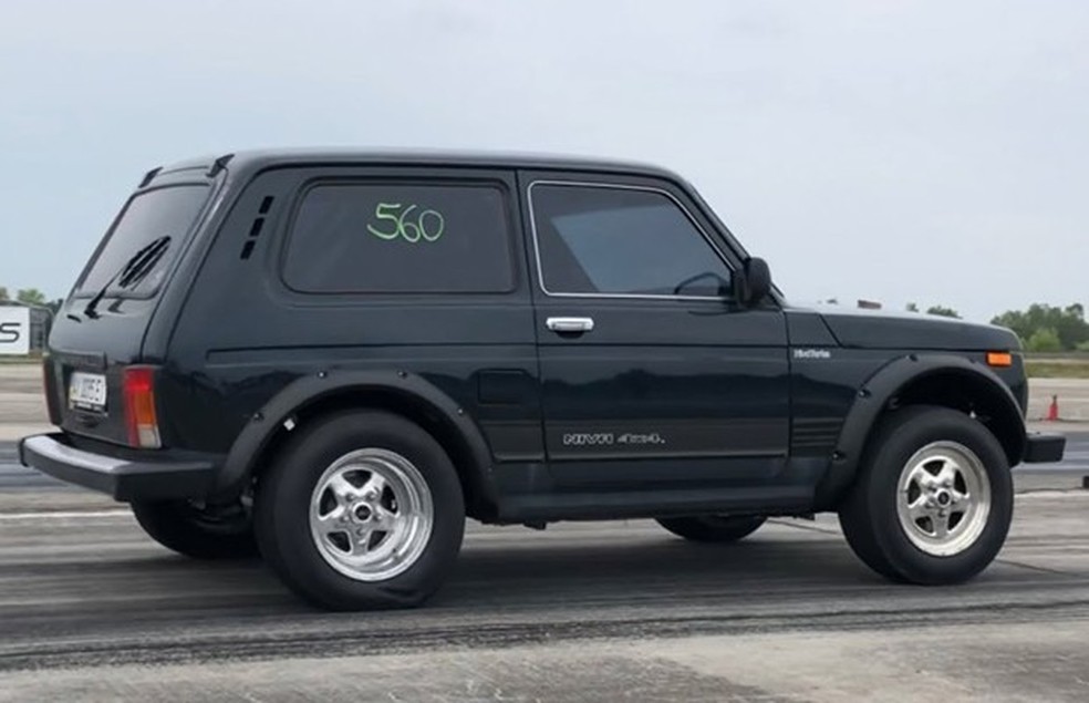 Tração 4X4 permanente garante que o Niva não saia (muito) do caminho (Foto: Reprodução) — Foto: Auto Esporte