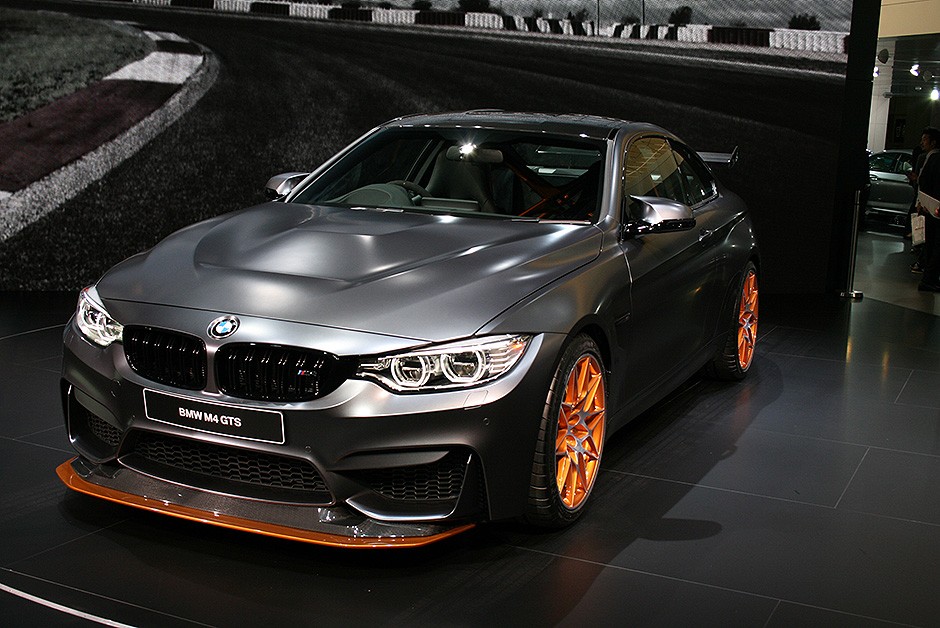 BMW M4 GTS no Salão de Tóquio 2015