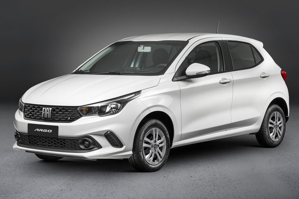 Versões Drive voltaram a usar o bem-sucedido UConnect de 7" (Foto: Divulgação) — Foto: Auto Esporte