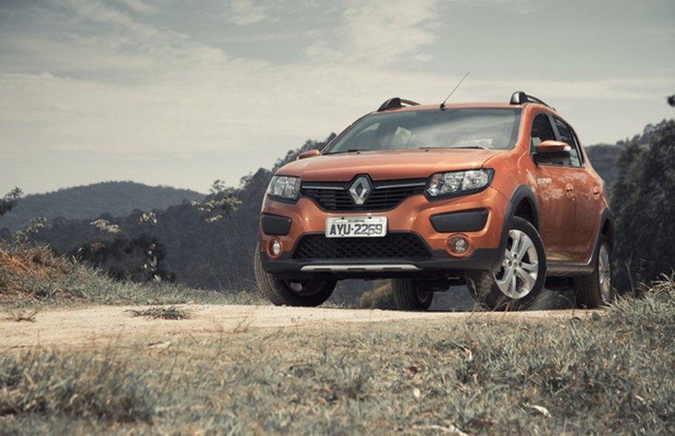 Sandero Stepway traz o motor 1.6 com câmbio CVT  (Foto: Fabio Aro) — Foto: Auto Esporte