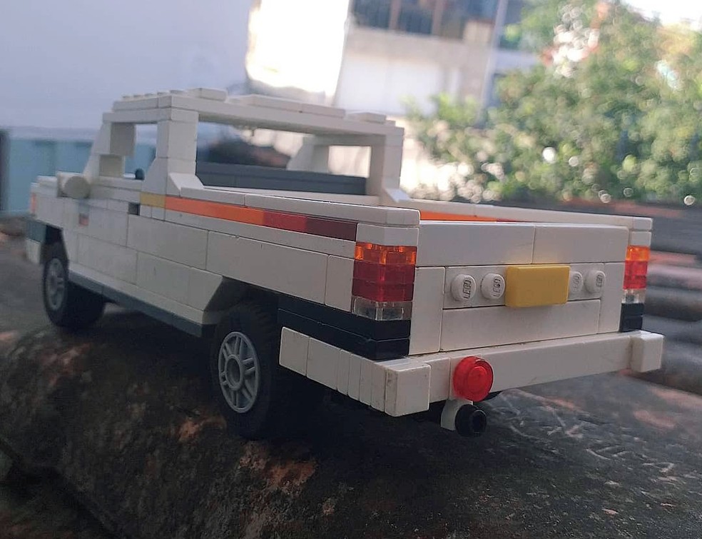 Não faltou sequer uma versão Lego da Saveiro Sunset  — Foto: Instagram @legocarsfiction_ofc
