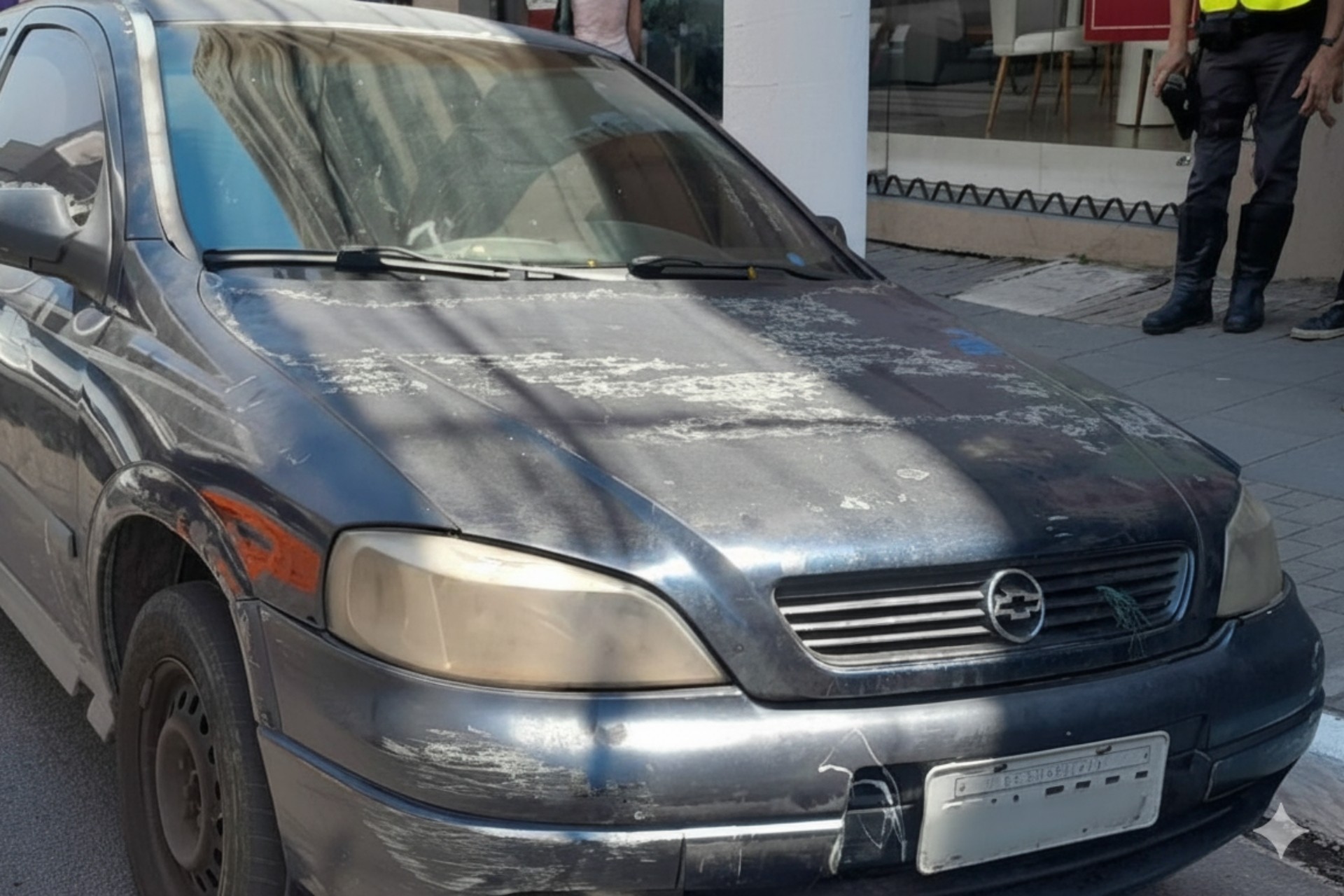 Chevrolet Astra com R$ 160 mil em multas é apreendido em SP com ajuda de IA