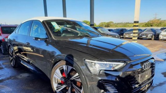 Carros da Audi afetados por enchentes no RS vão a leilão a preço de HB20