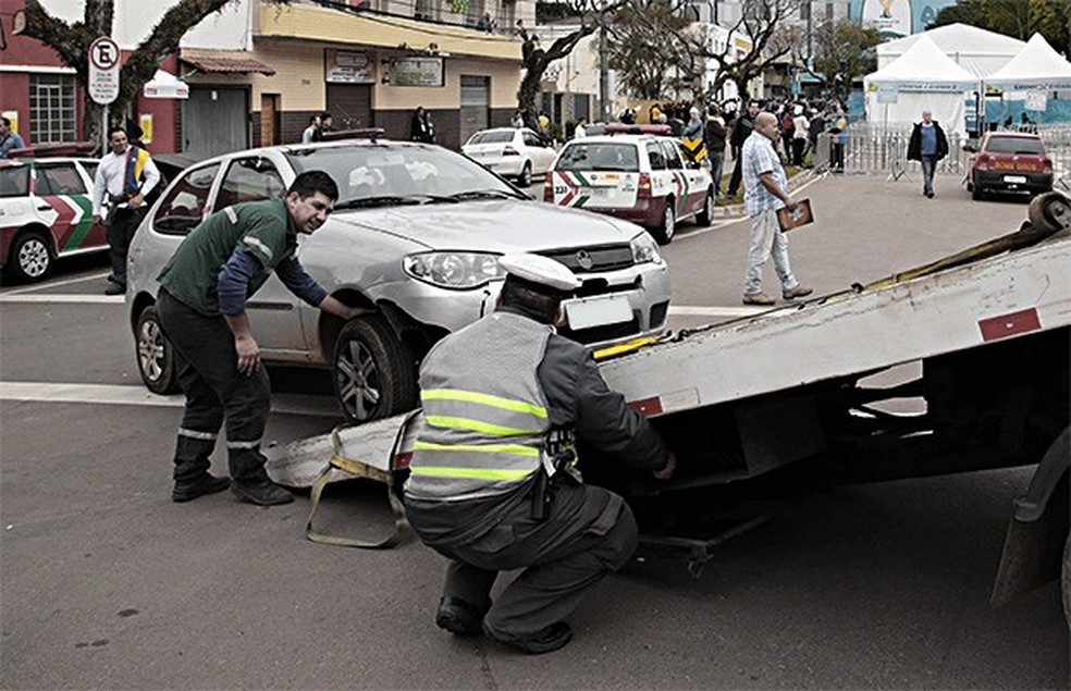 Carros são apreendidos em Curitiba (PR) (Foto: Jaelson Lucas/ SMCS/ Fotos Públicas) — Foto: Auto Esporte