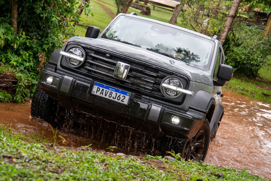 GWM Tank 300 em travessia