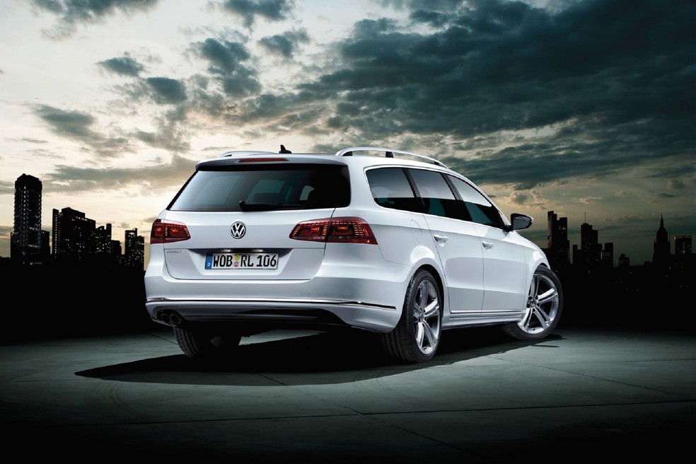 A Volkswagen Passat Variant tem um porta-malas de cerca de 603 litros. — Foto: Divulgação/Volkswagen
