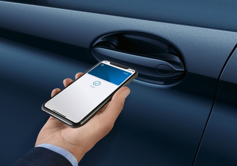 iPhone permitirá a abertura das portas do BMW Série 5 — Foto: Divulgação