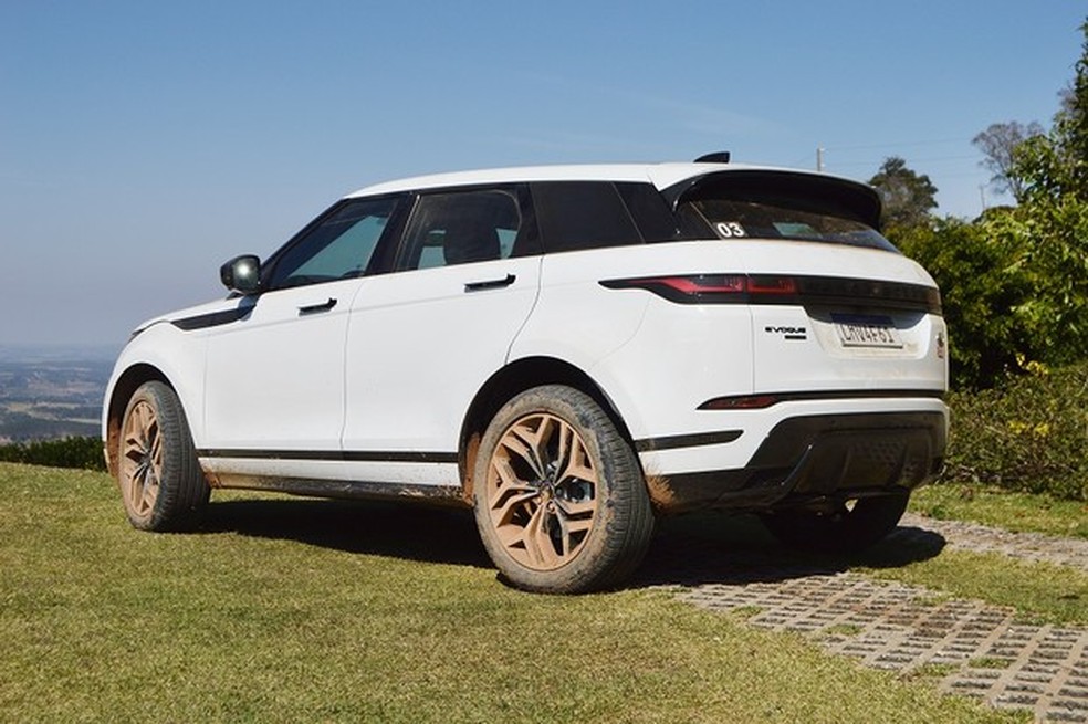 Pacote "Black Pack" traz detalhes em preto (Foto: André Schaun/Auto News Brasil) — Foto: Auto Esporte