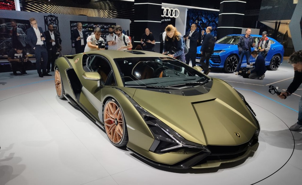 Lamborghini Sián, primeiro modelo híbrido da marca — Foto: André Paixão/G1