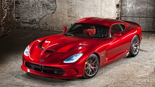 Vídeo mostra construção do esportivo Viper SRT 