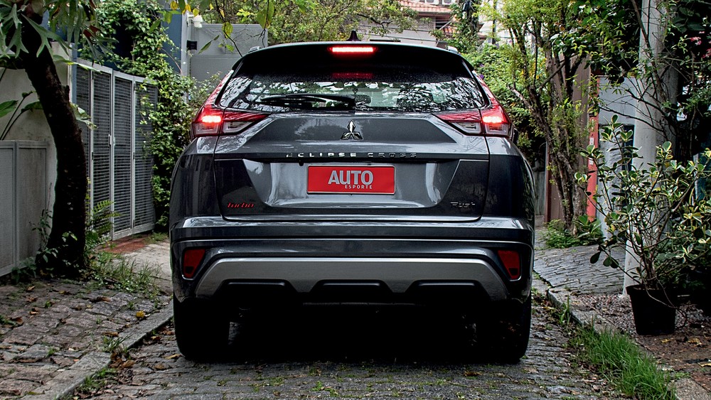 Teste: Mitsubishi Eclipse Cross Rush é SUV médio com preço de compacto