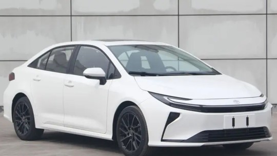 Novo Toyota Corolla vaza na China com visual irreconhecível
