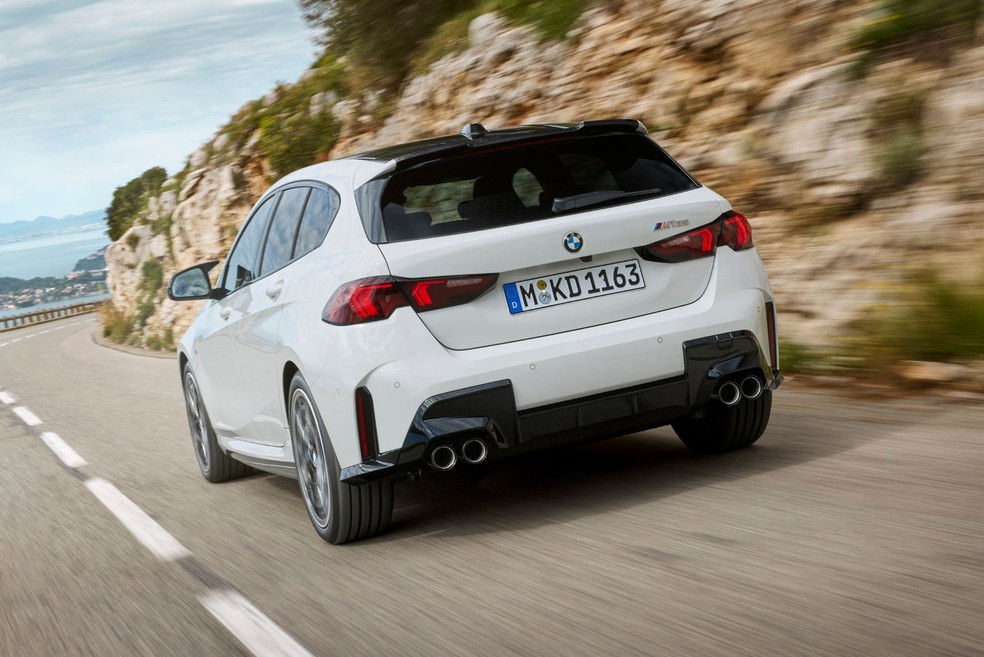 BMW Série 1 chegará ao Brasil em sua versão esportiva na quarta geração  — Foto: Divulgação/BMW