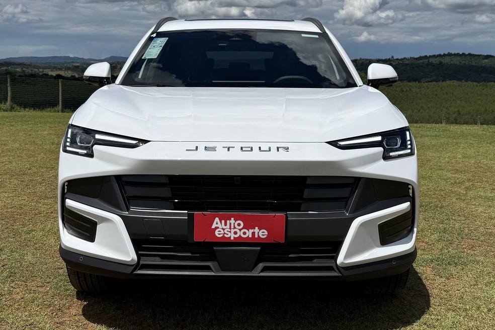 Motor a combustão entrega apenas 135 cv e 20,4 kgfm. Mas fique tranquilo: a bateria não descarrega — Foto: Cauê Lira/Auto News Brasil