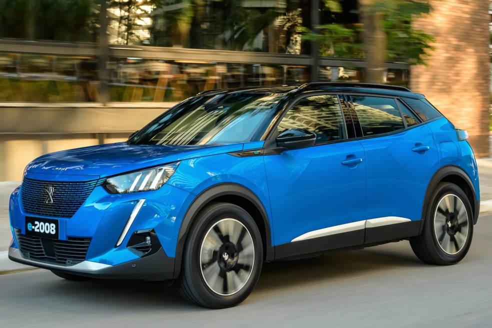 Peugeot E-2008 tem a autonomia menor do que a do 208 — Foto: Divulgação