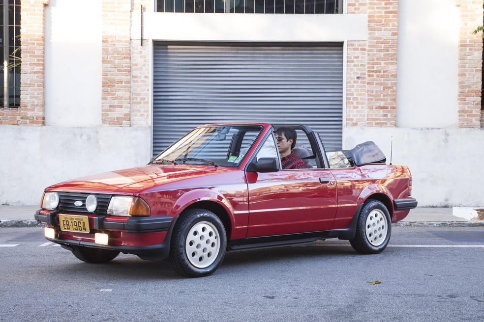 Tapetes recicláveis do Ford Escort era feitos com restos reciclados de tapetes novos — Foto: Época