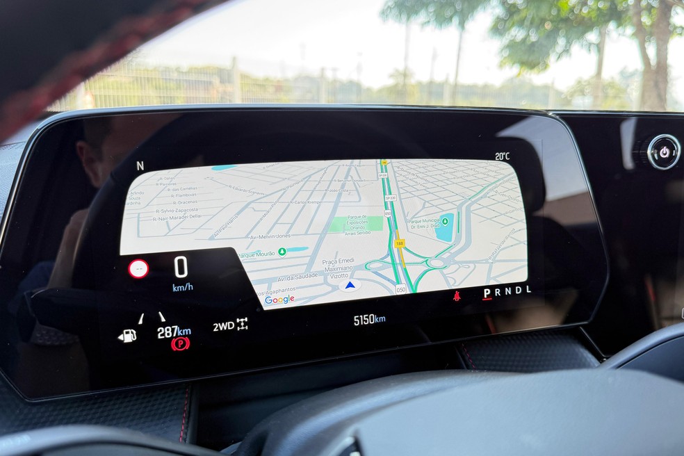 Mapa no quadro de instrumentos é diferencial do Chevrolet Equinox RS 2026 — Foto: André Paixão/Auto News Brasil