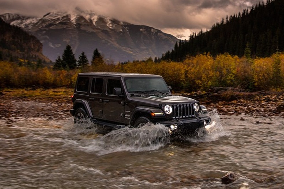 O fora de estrada ainda continua a ser o habitat natural do Wrangler (Foto: Divulgação) — Foto: Auto Esporte
