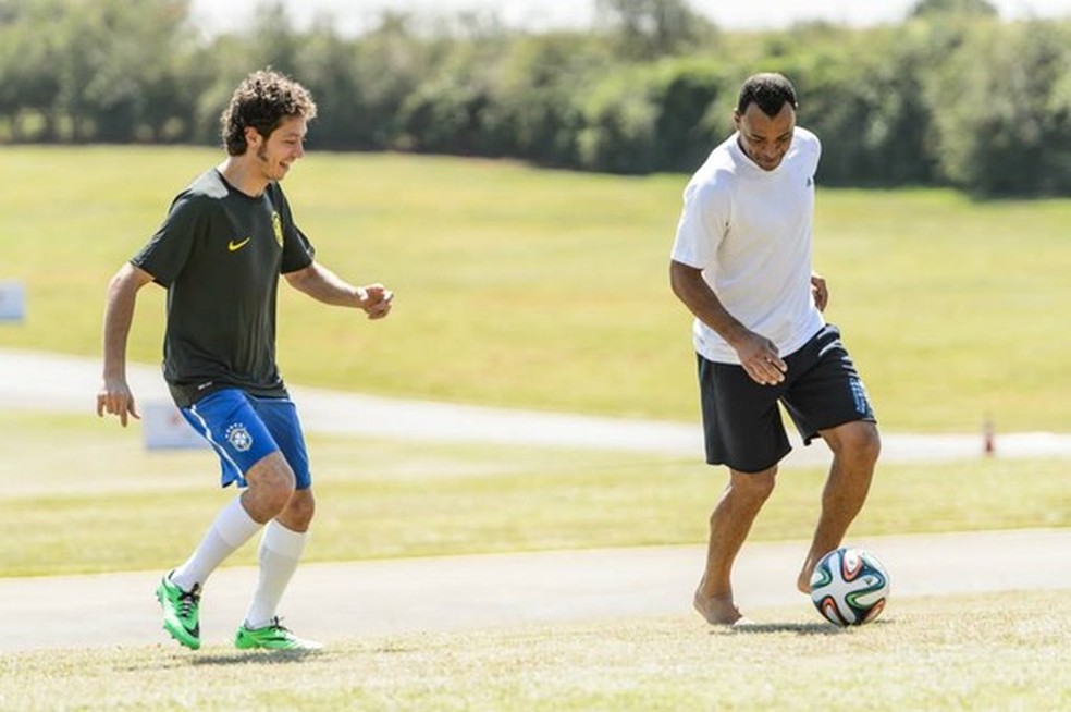 Valentino Rossi e Cafu (Foto: Divulgação) — Foto: Auto Esporte