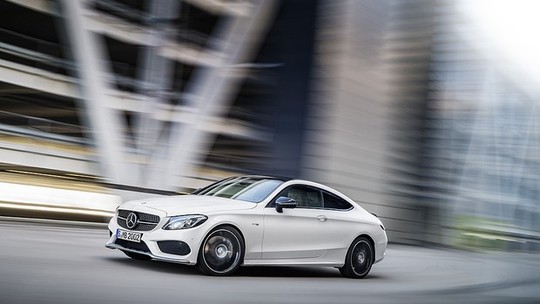 Mercedes-AMG revela novo Classe C43 Coupé 
