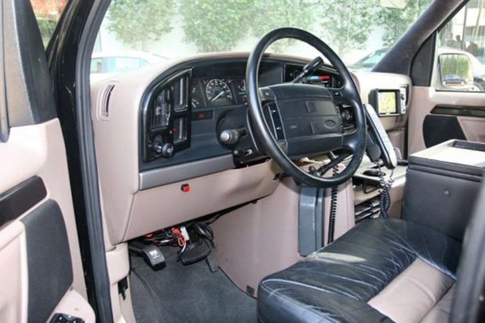 Interior do Ford Econoline E150 (Foto: Reprodução) — Foto: Auto Esporte