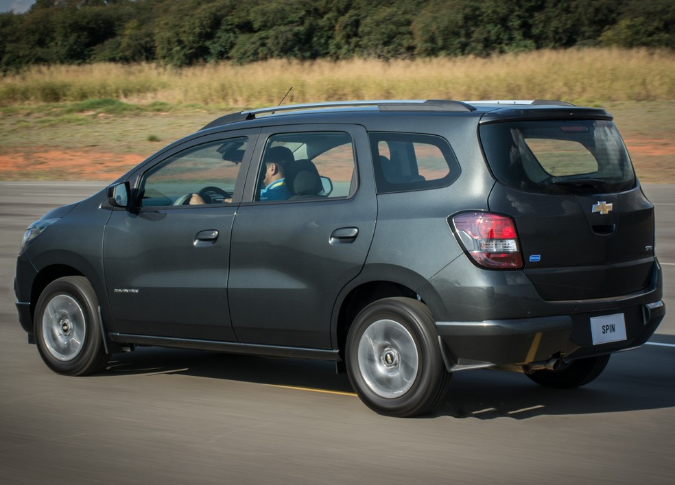 Chevrolet Spin Advantage é equipado com câmbio automático de seis marchas — Foto: Divulgação