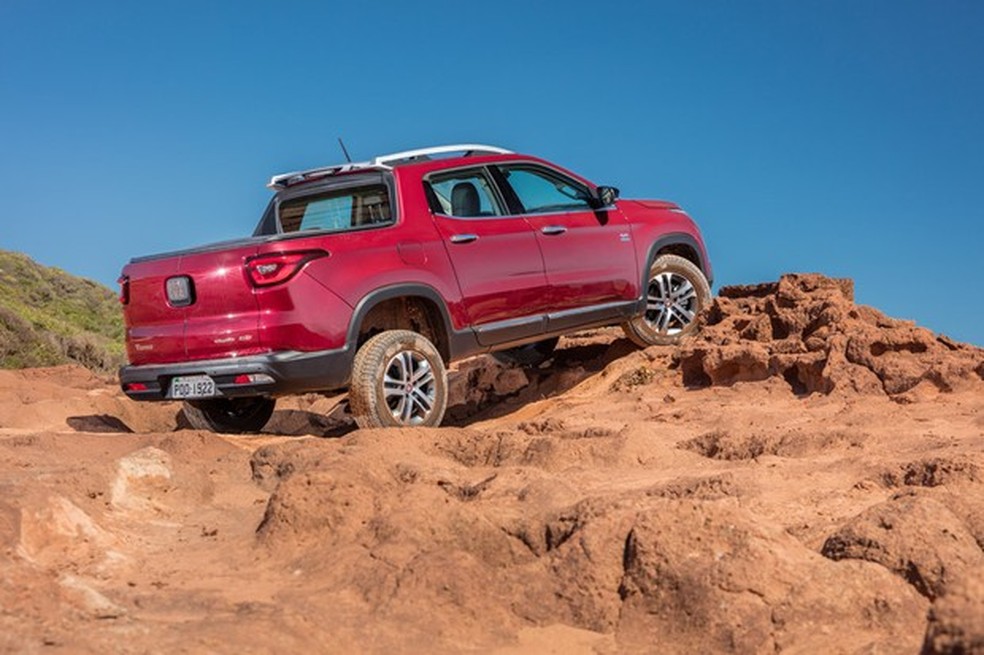Versão turbodiesel tem tração 4X4 e marcha reduzida (Foto: Marcos Camargo) — Foto: Auto Esporte