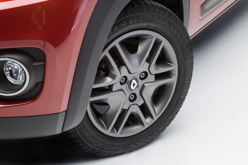 Renault Kwid tem 3 parafusos nas rodas, em vez de 4 — Foto: Divulgação