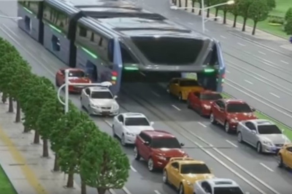 Transit Explore Bus (Foto: Reprodução/YouTube) — Foto: Auto Esporte