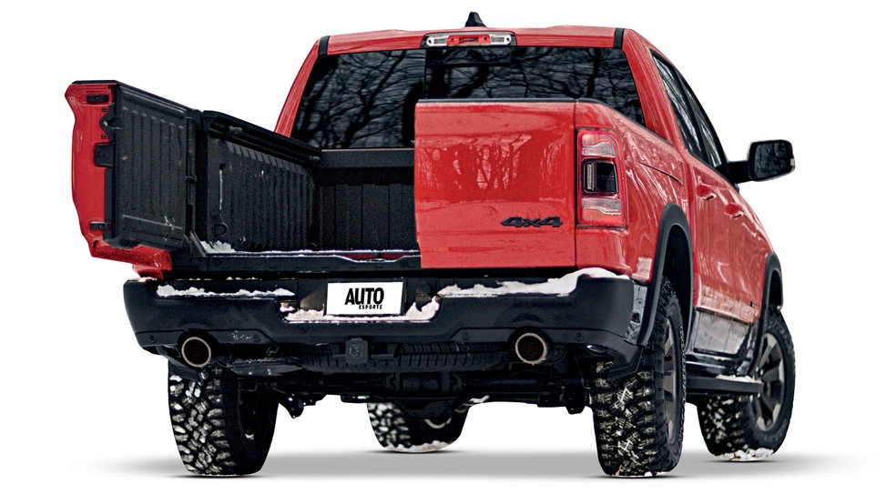 Dodge RAM 1500: Manejo fácil em porte de caminhão médio