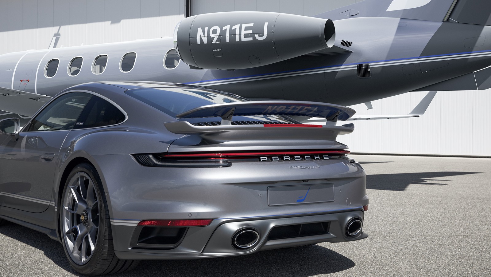 Porsche e Embraer fazem jatinho e 911 combinando — Foto: Divulgação 