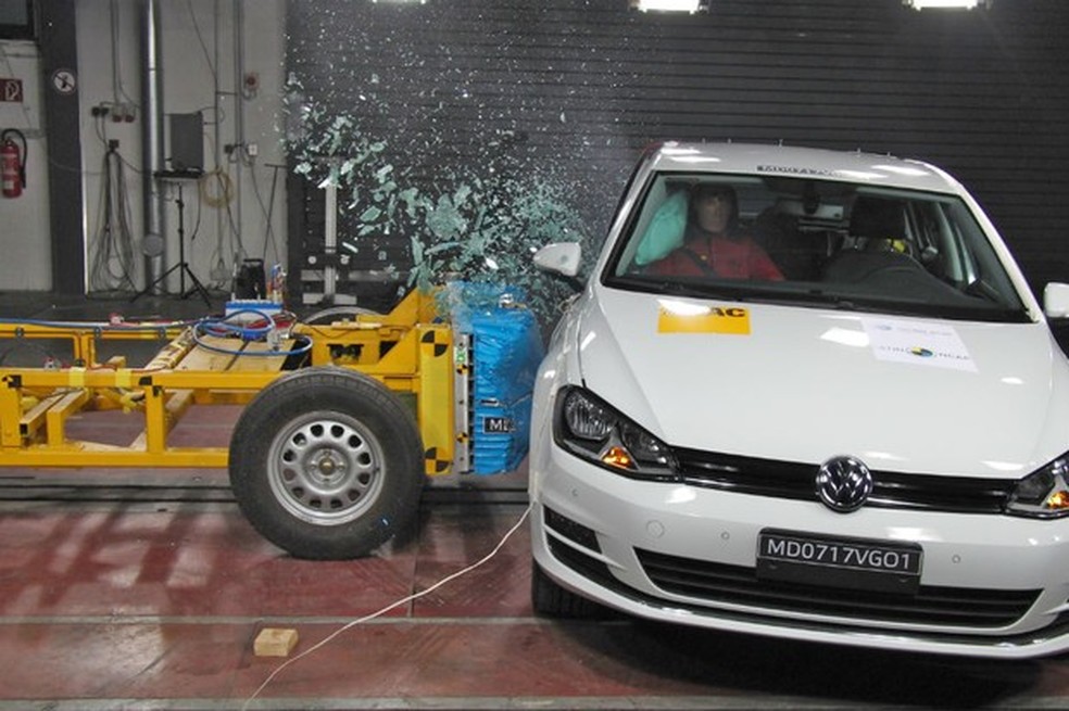 Volkswagen Golf nacional conquista cinco estrelas em crash teste (Foto: Divulgação) — Foto: Auto Esporte