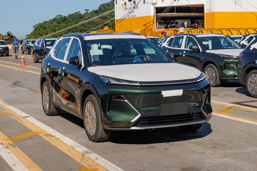 Geely EX5 EM-i apresentado no Salão do Automóvel de São Paulo em novembro de 2025 — SUV PHEV com sistema NordThor EM-i