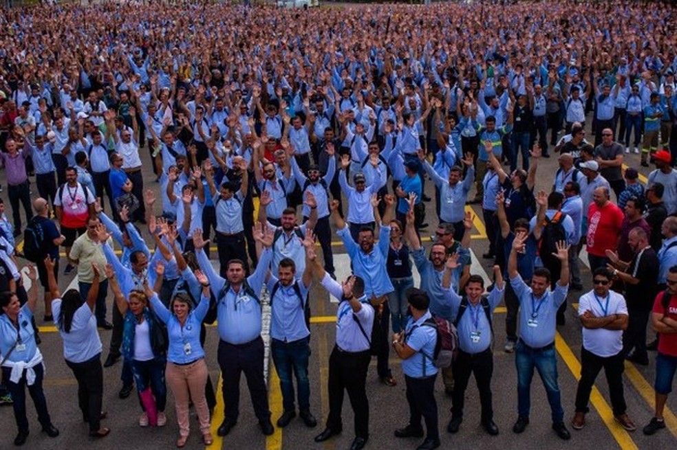 Cerca de 4 mil trabalhadores da fábrica da GM em São José dos Campos participou da votação que aprovou a proposta da montadora (Foto: Reprodução/Sindicato do Metalúrgicos de São José dos Campos e região) — Foto: Auto Esporte