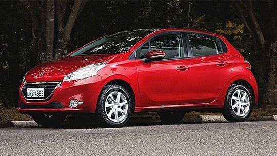 Por R$ 51.990, Peugeot 208 ganha nova versão com câmbio automático