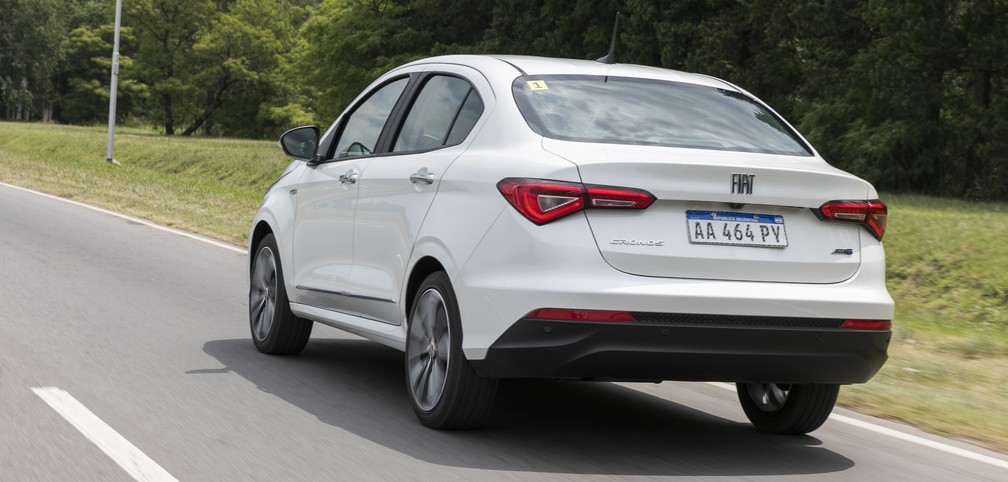 Fiat Cronos 1.8 Precision AT6 — Foto: Divulgação