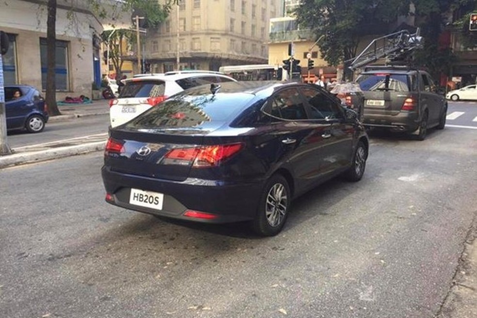 Hyundai HB20S foi flagrado em São Paulo (Foto: Reprodução/Internet) — Foto: Auto Esporte