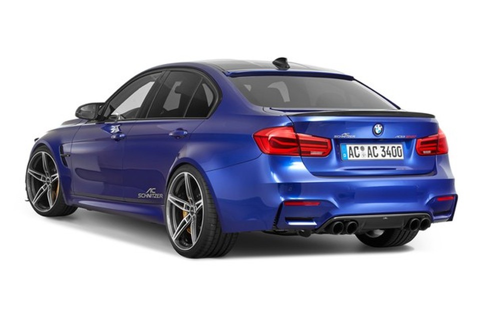 BMW M3 também pode vir com kit aerodinâmico com spoilers, saias e para-choques com fibra de carbono (Foto: Divulgação) — Foto: Auto Esporte
