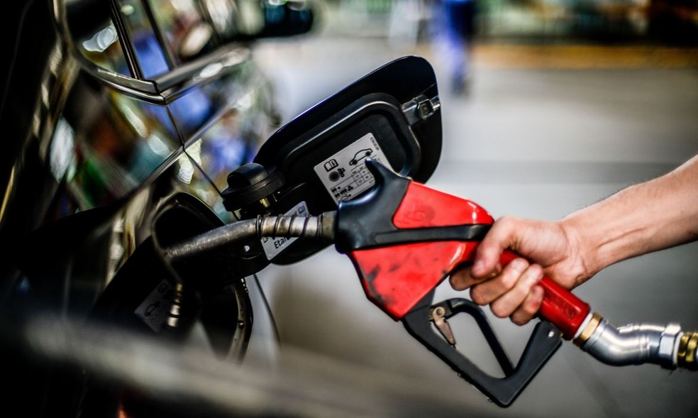 Gasolina ficou com teto de 18% durante um ano — Foto: Agência Brasil 