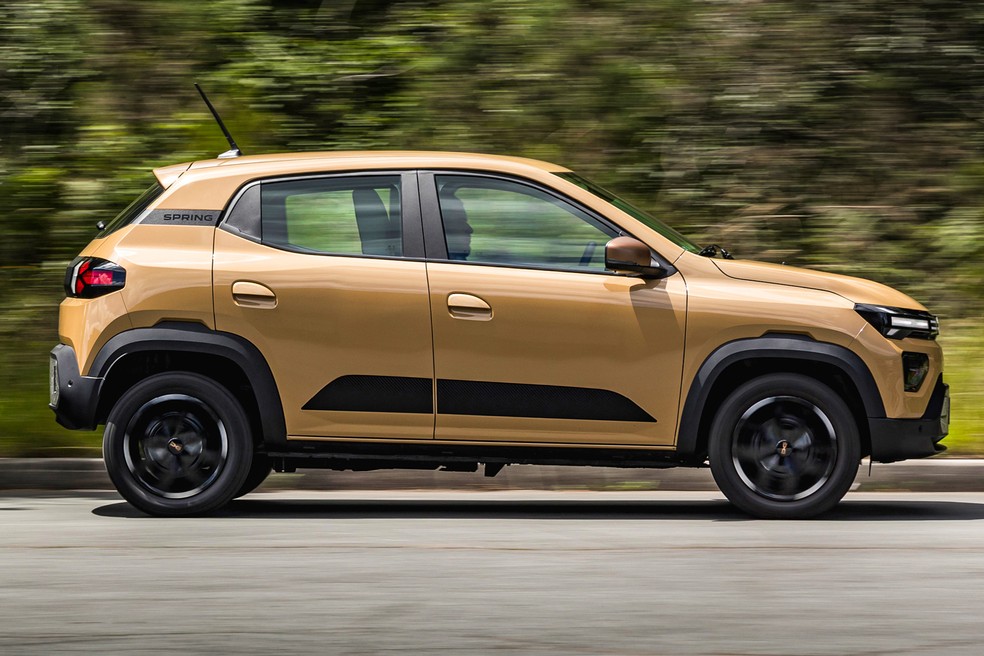 Renault Kwid E-Tech tem 3,70 metros de comprimento  — Foto: Divulgação