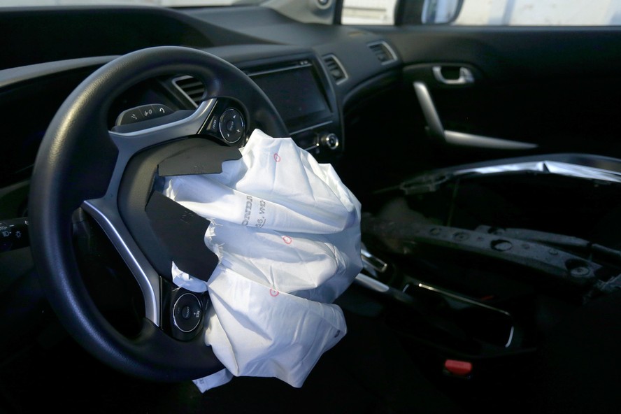 Airbags mortais em recall de centenas de milhões de veículos Takata