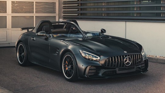Mercedes-AMG GT perde para-brisa, vai a 850 cv e fica com jeitão de Ferrari em customização