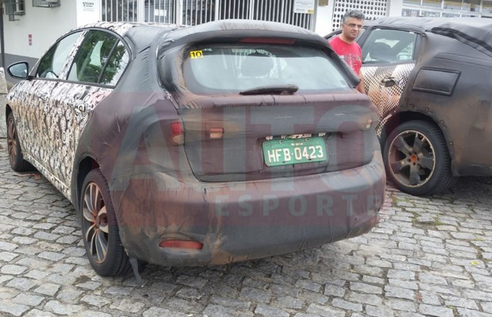 Carros da Fiat e Chrysler são flagrados em teste no Brasil (Foto: Claudio Matheus/Auto News Brasil) — Foto: Auto Esporte