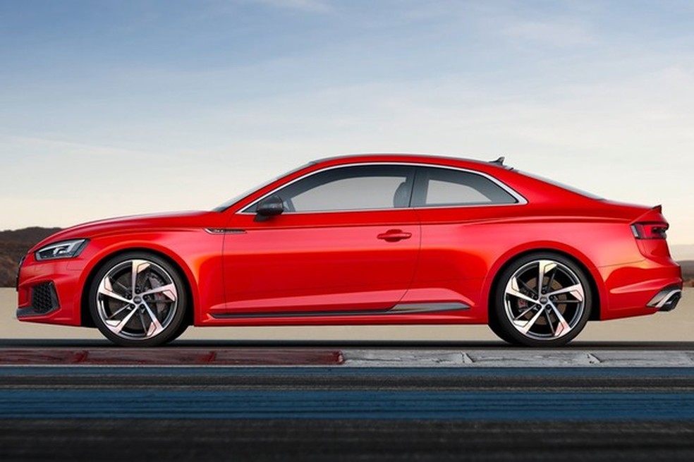 Estilo lateral com para-lamas alargados vem dos Audi quattro originais (Foto: Divulgação) — Foto: Auto Esporte