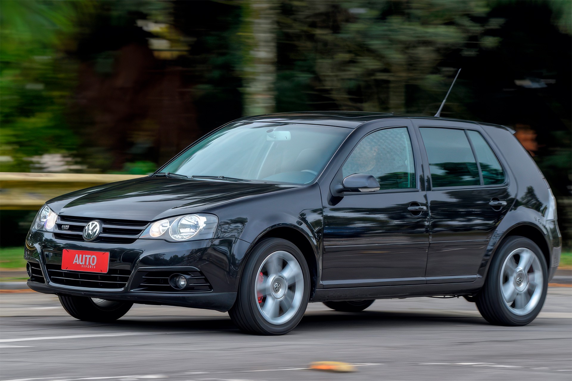 Do Gol GTI ao Civic Si: 4 carros esportivos usados a partir de R$ 43 mil