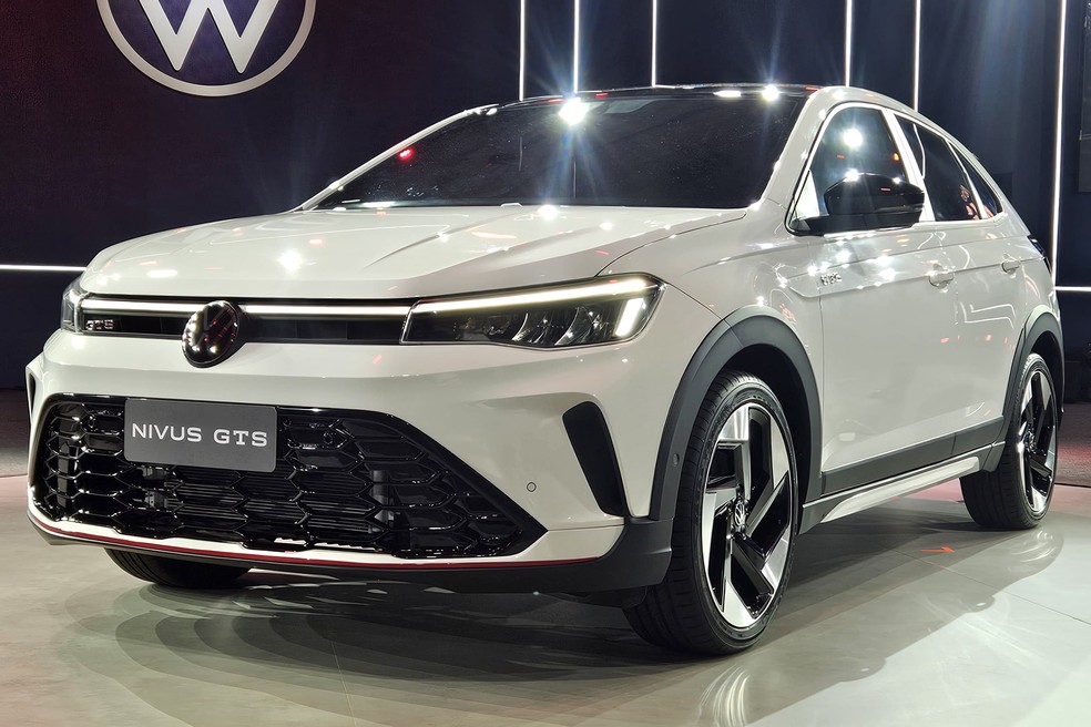 Nivus GTS terá grade iluminada e para-choque com detalhes em preto brilhante — Foto: Jady Peroni/Auto News Brasil