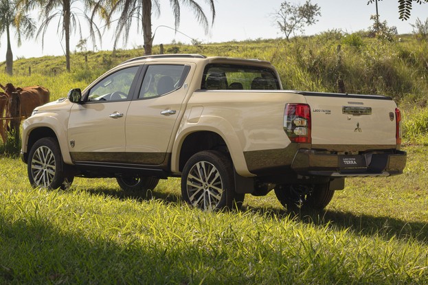Mitsubishi L200 Terra