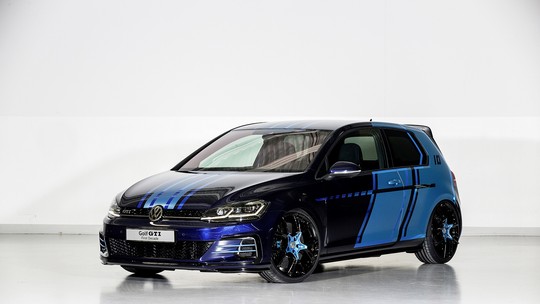 Estagiários da Volkswagen criam Golf GTI híbrido com 410 cv e som de 1.690 watts