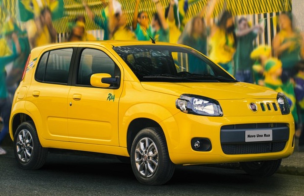 Pegando carona na Copa do Mundo, Fiat lança edição especial do Uno