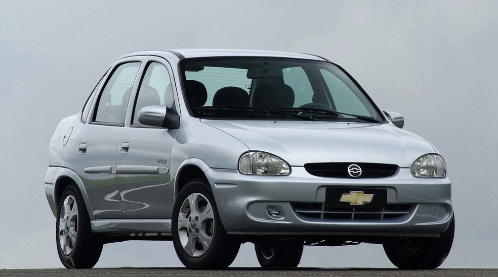 Chevrolet Classic tem bom desempenho e porta-malas acima da média — Foto: Divulgação